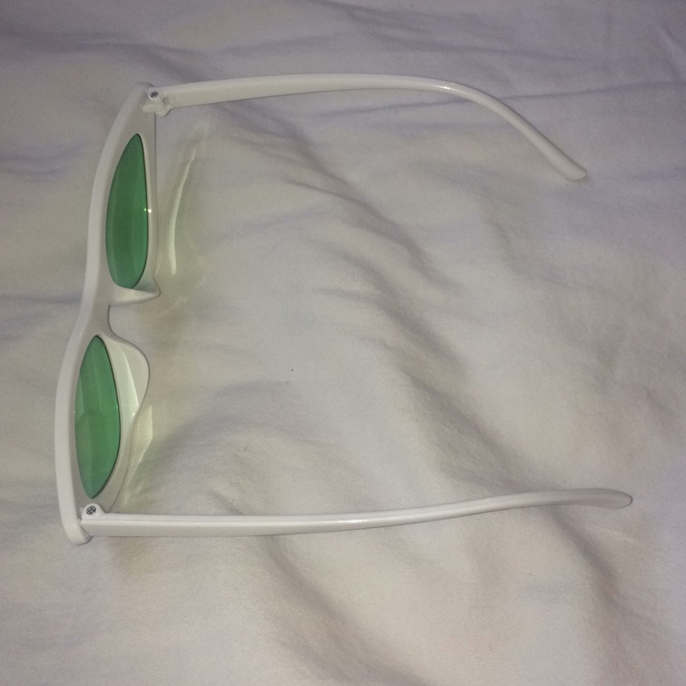 Cat Eyes Fashion Sunglasses *NEW* - Picture 3 of 6